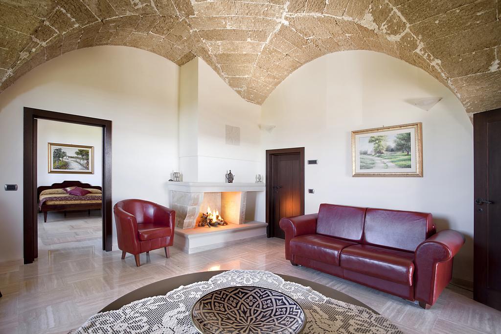 טוליה Amaregold Tenuta La Baronessa Resort מראה חיצוני תמונה