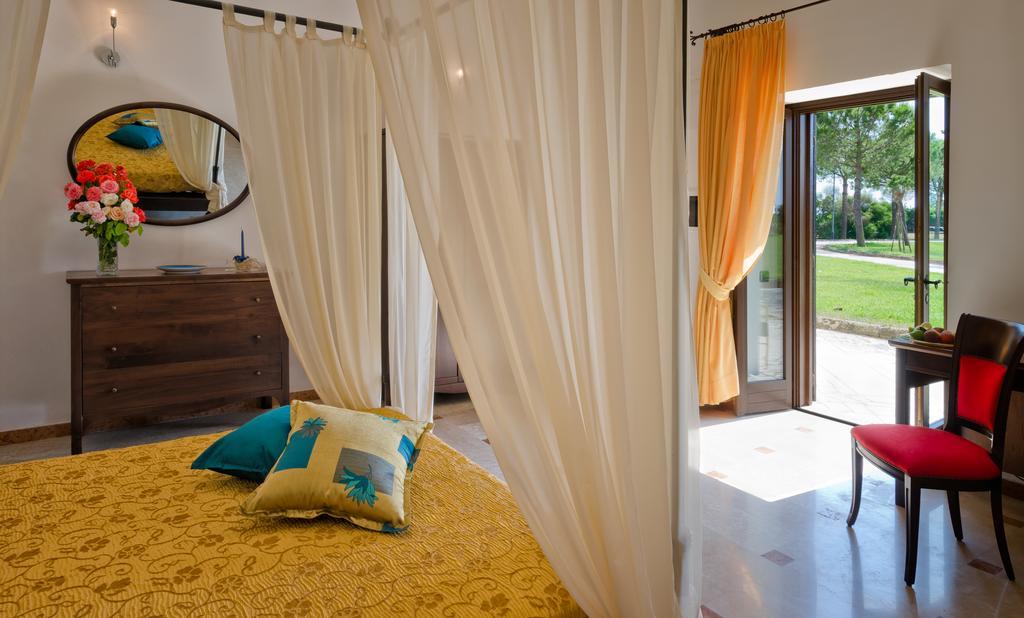 טוליה Amaregold Tenuta La Baronessa Resort מראה חיצוני תמונה