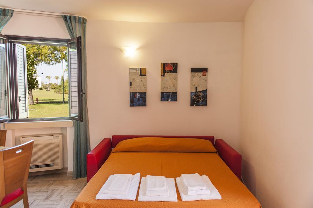 טוליה Amaregold Tenuta La Baronessa Resort מראה חיצוני תמונה