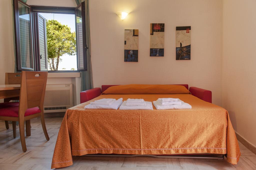 טוליה Amaregold Tenuta La Baronessa Resort מראה חיצוני תמונה